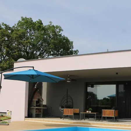 Lavender Villa Sumber