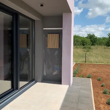 Villa Lavender Sumber